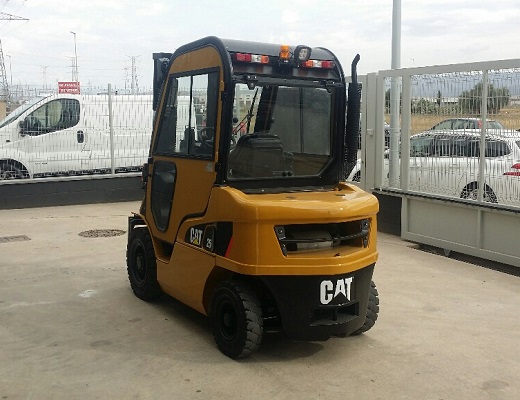 Caterpillar DP25N Cabinada- NC00403